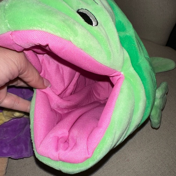 EUC Hallmark’s Jonah and the Big Fish Stuffed Doll Set - Picture 12 of 15